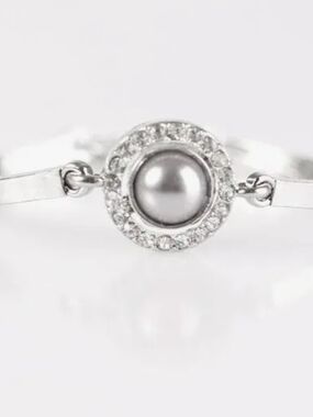 paparazzi Silver Pearl Halo Bracelet